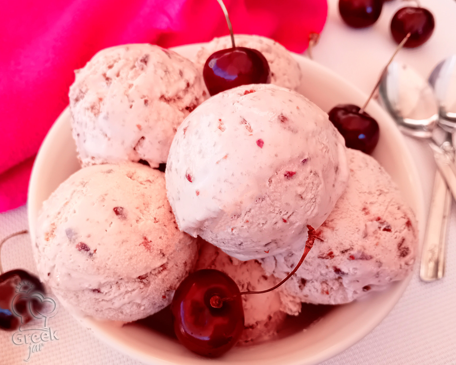 Cherry Ice Cream with 3 ingredients