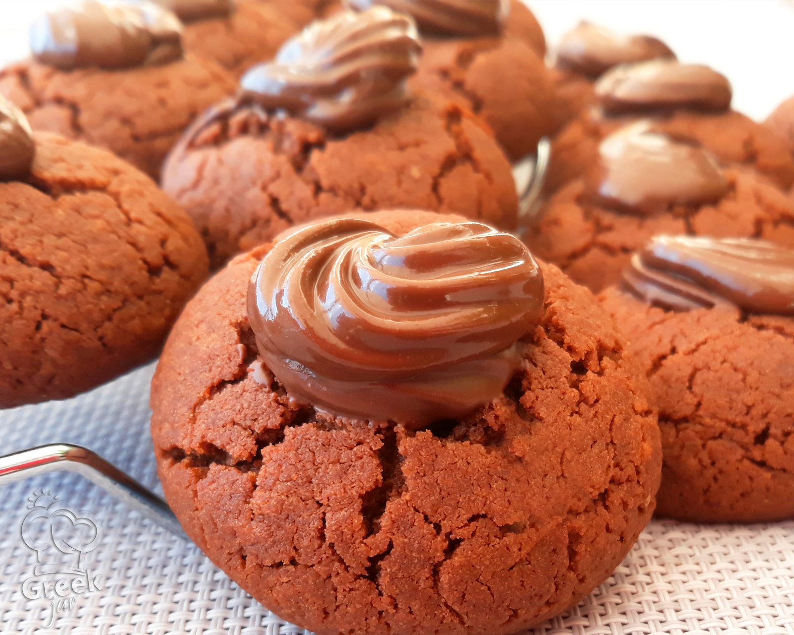 Soft Crinkle Praline Cookies with stevia